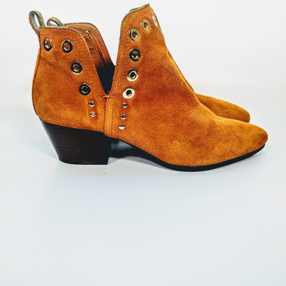Cute suede Sam Edelman ankle boots! - Picture 3 of 7